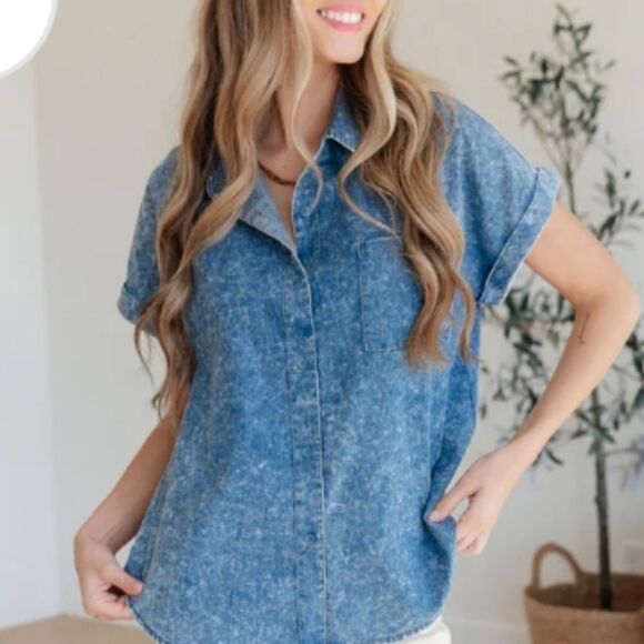 2644 NWT Kori AmericaI Could Be Famous Denim Button Up Aize 1XL - Picture 1 of 7